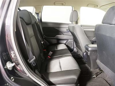 2013 Mitsubishi Outlander 7 seats 