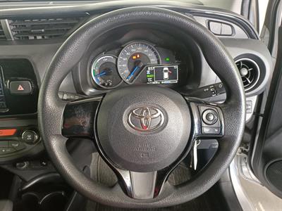 2017 Toyota Vitz Hybrid 