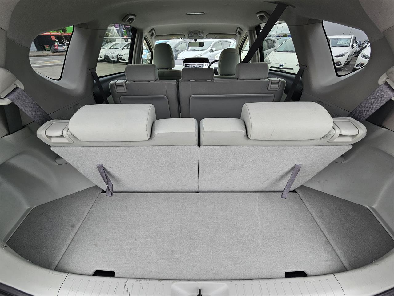 2013 Toyota Prius Alpha 7 Seats 