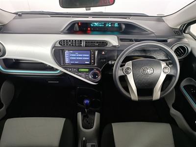 2013 Toyota Aqua Hybrid 