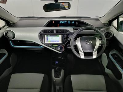 2013 Toyota Aqua Hybrid 