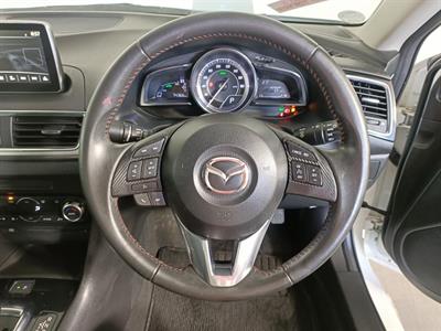 2013 Mazda Axela Hybrid 