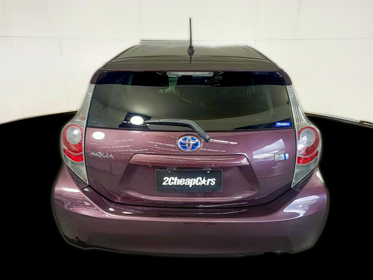 2014 Toyota Aqua Hybrid 