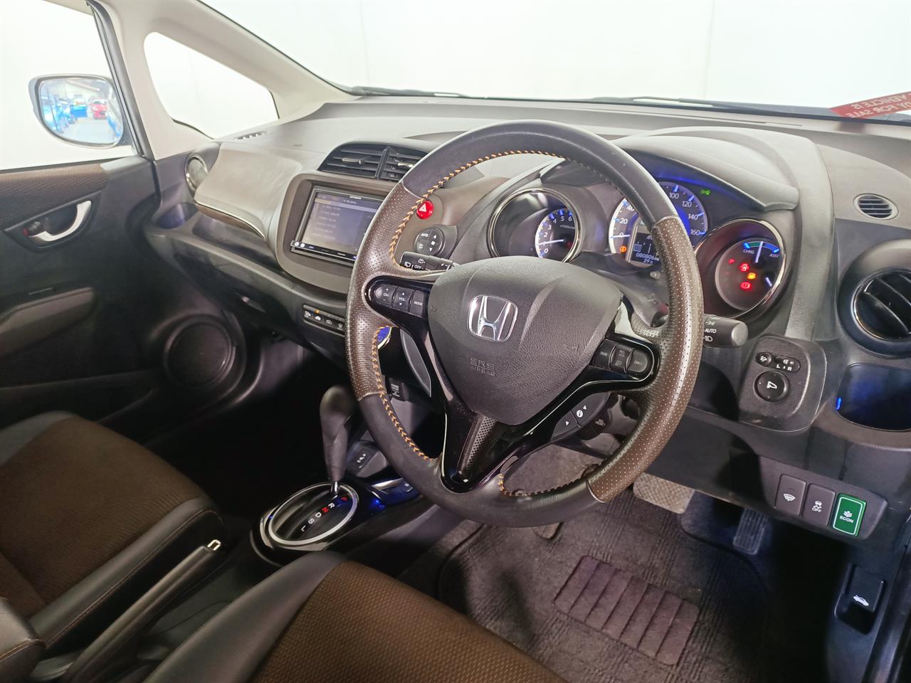 2013 Honda Fit Jazz Shuttle Hybrid 