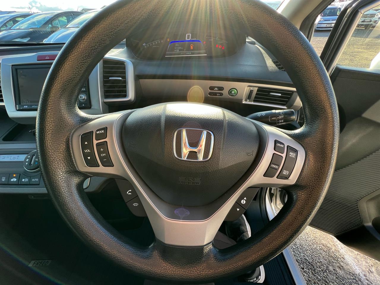 2013 Honda Freed Hybrid 