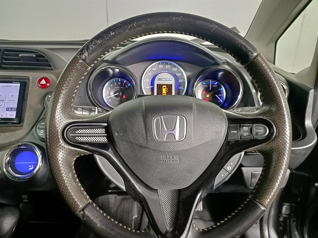2011 Honda Fit Jazz Shuttle Hybrid 