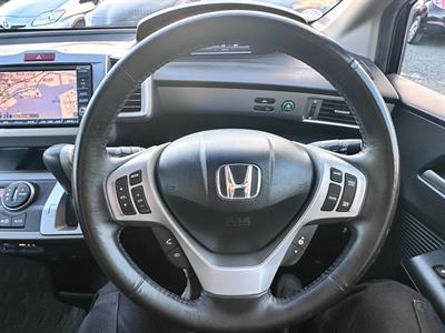 2011 Honda Freed Hybrid 