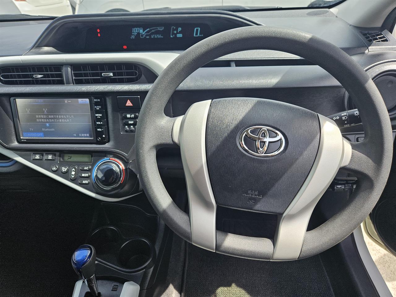 2014 Toyota Aqua Hybrid 