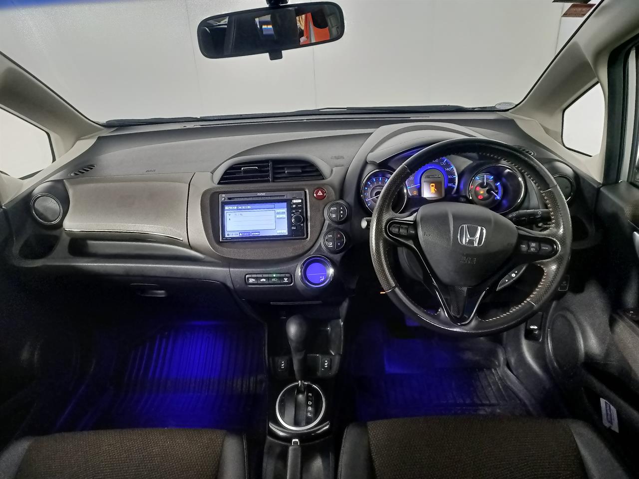 2013 Honda Fit Jazz Shuttle Hybrid 